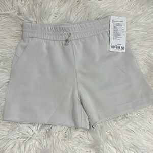 Lululemon Softstreme HR Shorts 4”